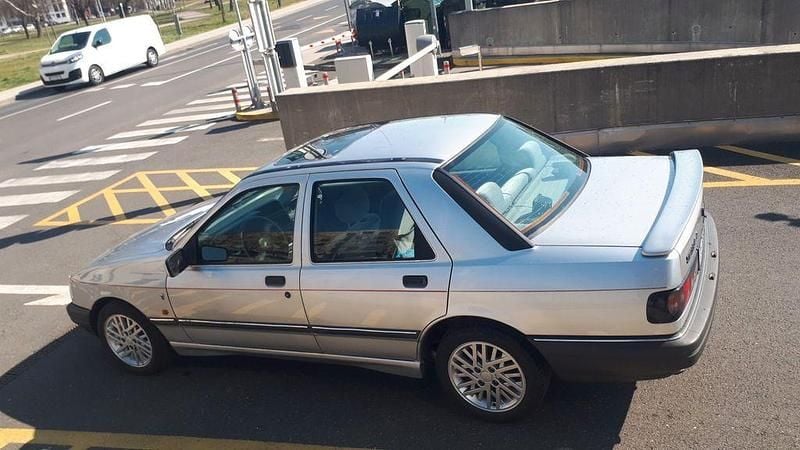 Gebraucht Ford Sierra Ghia 122 PS (89 kW) 1991 Silber Limousine