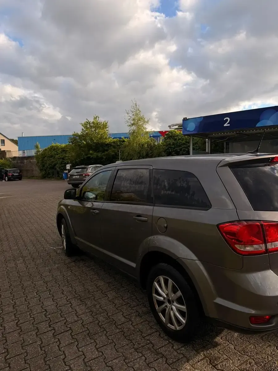 Gebraucht Fiat Freemont 170 PS (125 kW) 2011 Grau SUV