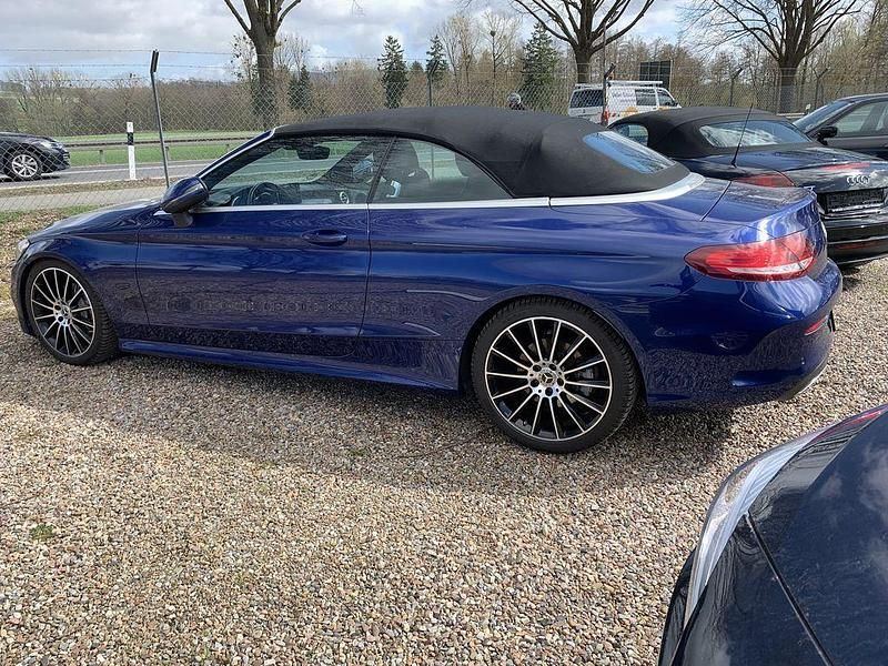 Gebraucht Mercedes C180 AMG 156 PS (114 kW) 2018 Blau Cabrio
