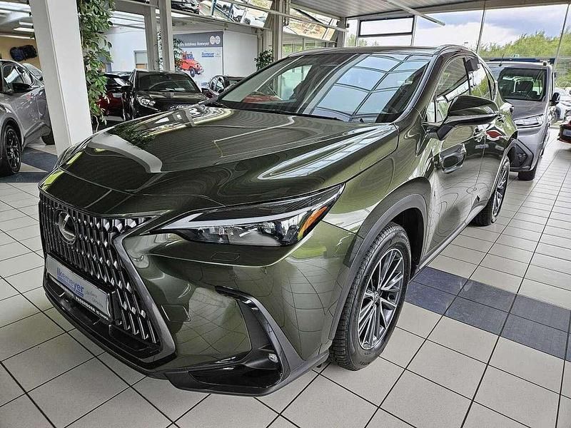 Norigrün metallic Gebraucht 2025 Lexus NX450h+ Business Edition SUV | 52.890 € - Bild 1/4