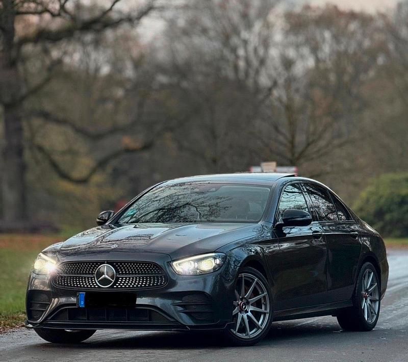 Gebraucht Mercedes E220 AMG 200 PS (147 kW) 2020 Schwarz Limousine