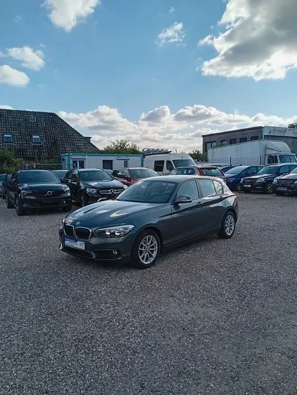 Gebraucht BMW 118 Advantage 136 PS (100 kW) 2017 Grau Limousine