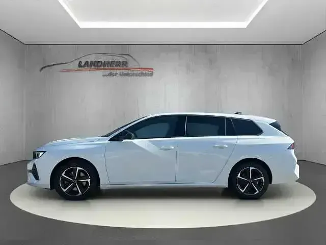 Gebraucht Opel Astra 131 PS (96 kW) 2024 Arktis weiss Kleinwagen
