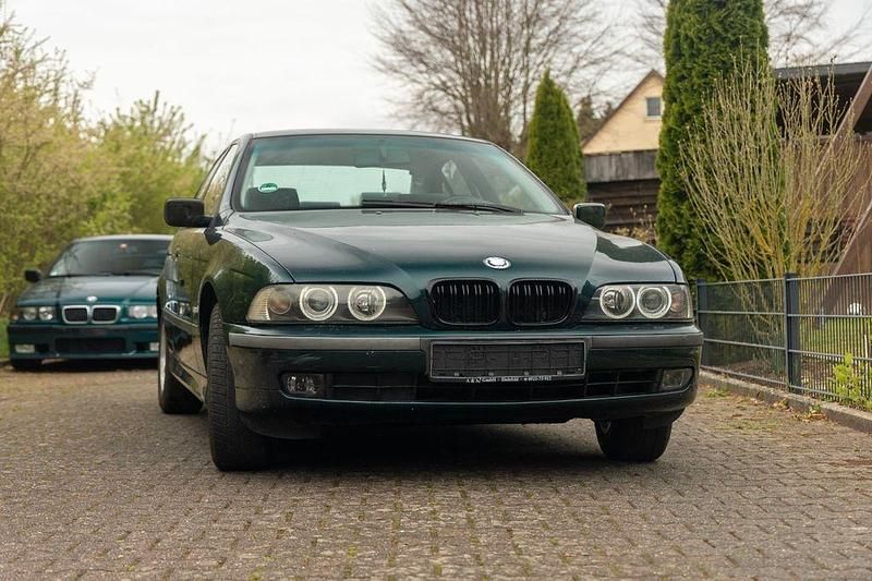 Grün Gebraucht 1997 BMW 520 Limousine | 2.500 € (Fairer Preis) - Bild 1/4