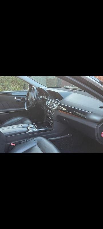 Gebraucht Mercedes E350 265 PS (194 kW) 2012 Schwarz Kombi