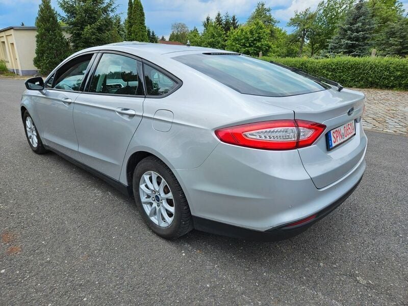 Second-hand Ford Mondeo 160 CP (117 kW) 2017 Argintiu Berlinǎ