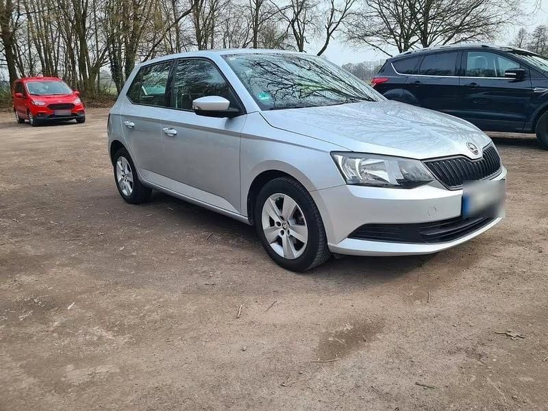 Gebraucht Skoda Fabia Active 60 PS (44 kW) 2016 Silber Kleinwagen