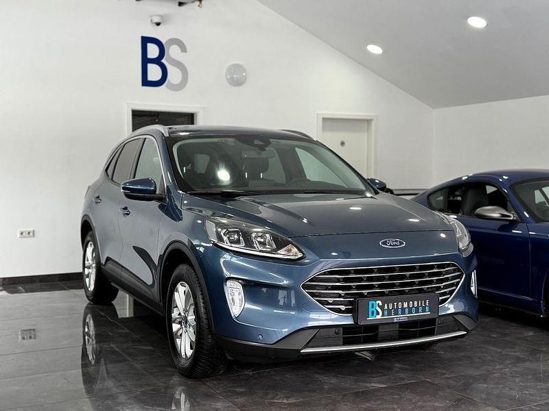 Gebraucht Ford Kuga Titanium 150 PS (110 kW) 2022 Blau SUV