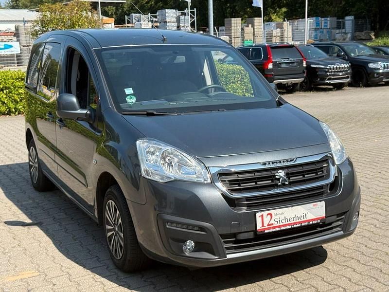 Gebraucht Peugeot Partner Comfort 90 PS (66 kW) 2016 Grau Van / Kleinbus