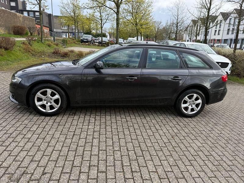 Gebraucht Audi A4 Ambiente 120 PS (88 kW) 2011 Grau Kombi