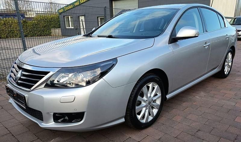 Second-hand Renault Latitude 140 CP (102 kW) 2011 Argintiu Berlinǎ
