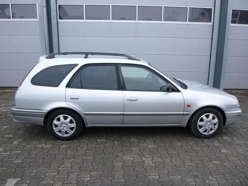 Gebraucht Toyota Corolla 86 PS (63 kW) 1999 Silber Kombi