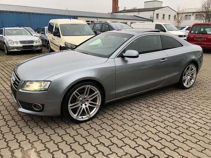 Grau Gebraucht 2011 Audi A5 Coupé | 9.500 € (Fairer Preis) - Bild 1/4