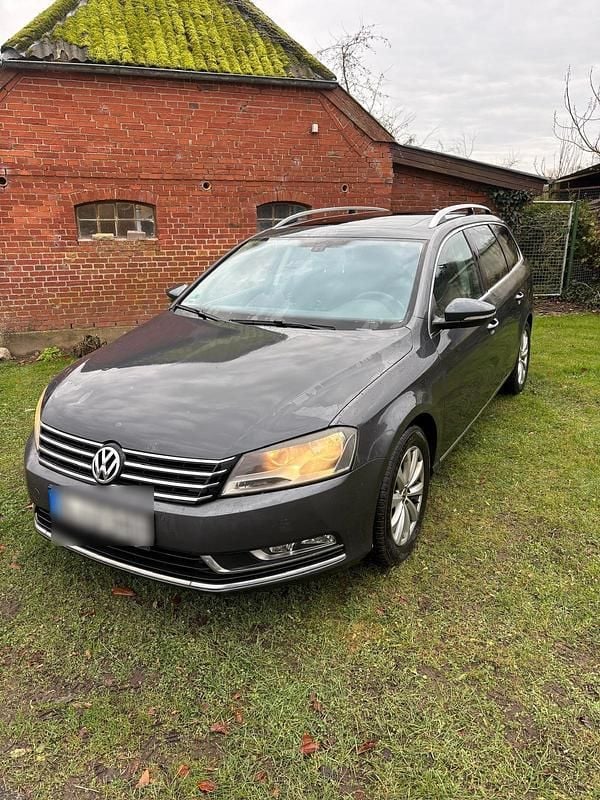 Gebraucht VW Passat 140 PS (102 kW) 2012 Grau Kombi