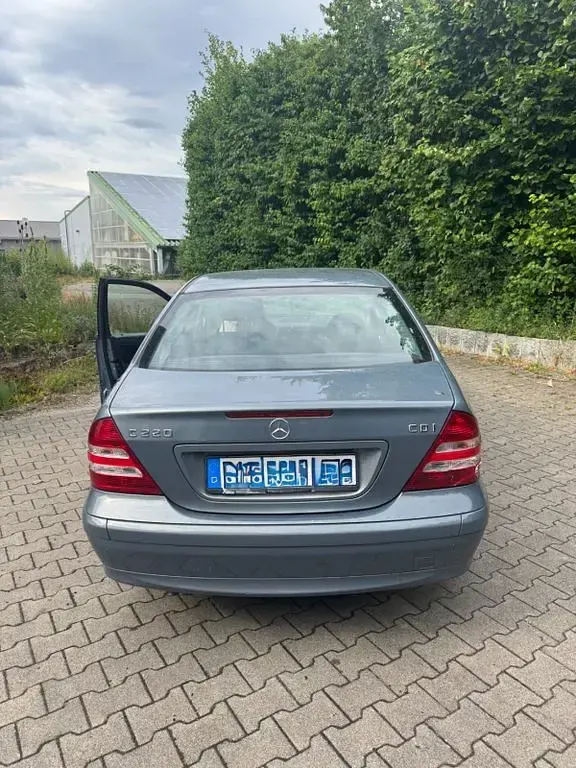 Gebraucht Mercedes C220 150 PS (110 kW) 2004 Grau Limousine