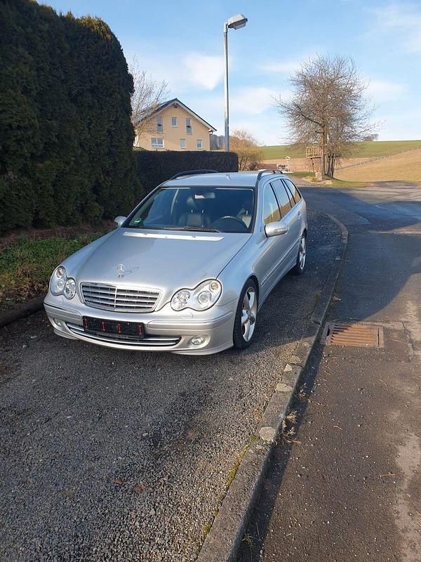 Gebraucht Mercedes C180 Elegance 143 PS (105 kW) 2005 Silber Kombi