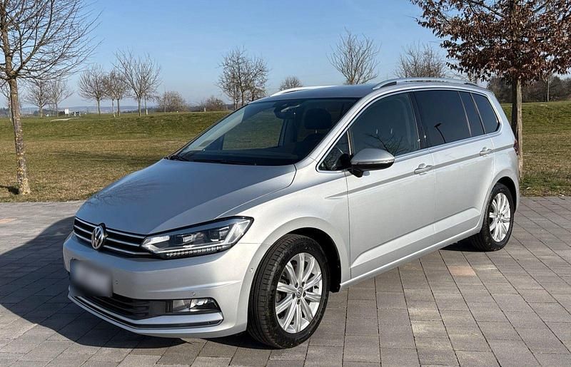 Gebraucht VW Touran Highline 150 PS (110 kW) 2017 Silber Van / Kleinbus