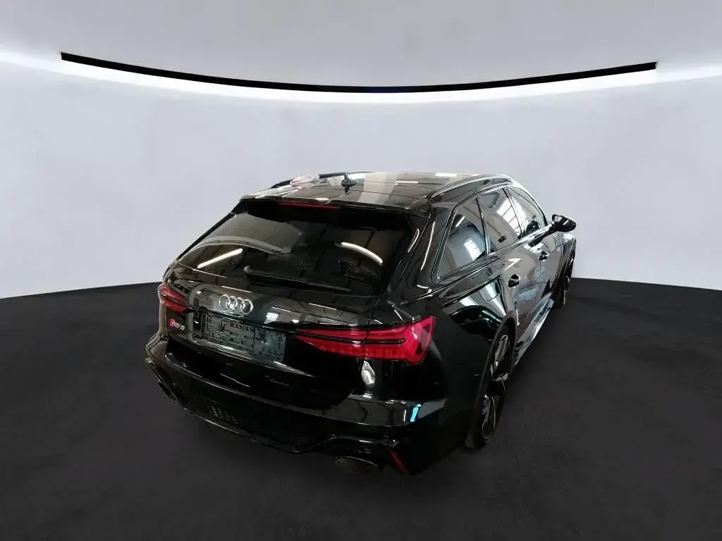 Używany Audi RS6 Ambiente 600 KM (441 kW) 2021 Czarny Kombi