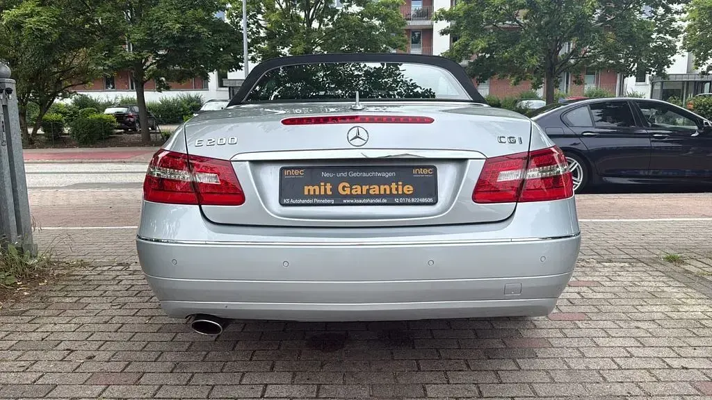 Gebraucht Mercedes E200 184 PS (135 kW) 2011 Silber Cabrio