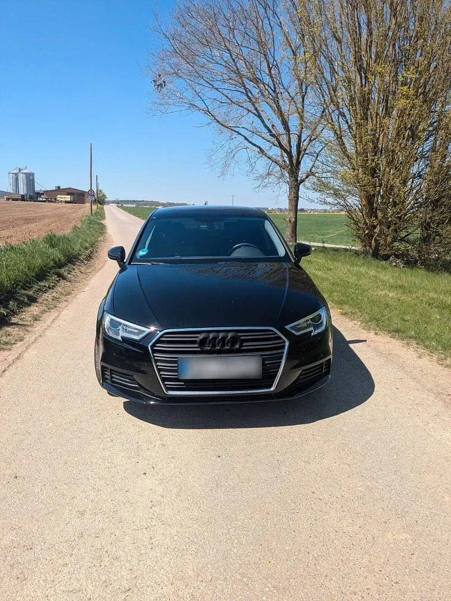 Second-hand Audi A3 116 CP (85 kW) 2016 Negru Berlinǎ