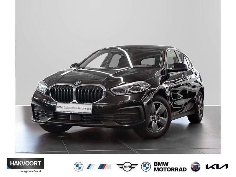 Saphirschwarz Gebraucht 2021 BMW 118 Advantage Kleinwagen | 17.980 € (Fairer Preis) - Bild 1/4
