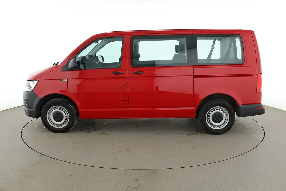 Używany VW Caravelle 150 KM (110 kW) 2019 Czerwony Van