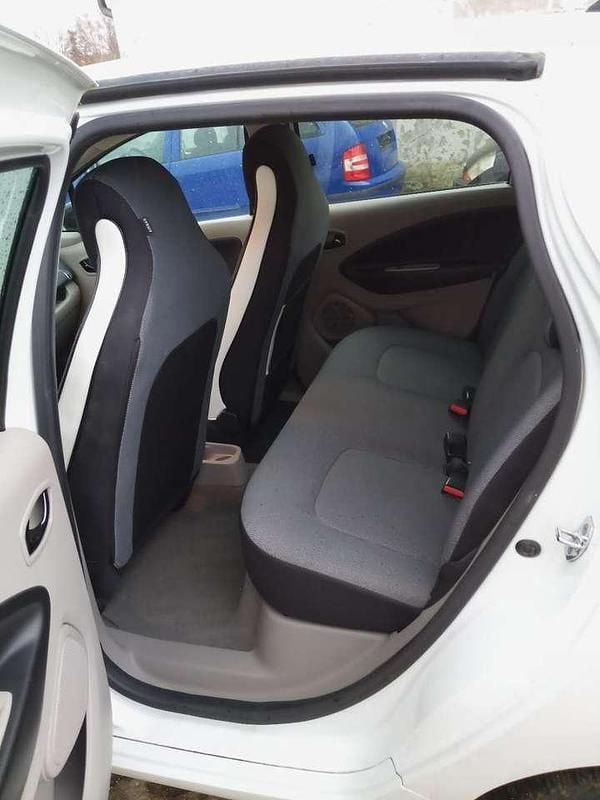 Gebraucht Renault Zoe Intens 42 kW (58 PS) 2016 Weiss "nacre" Kleinwagen