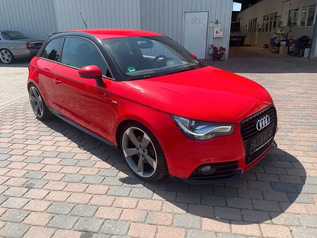 Gebraucht Audi A1 S-Line 185 PS (136 kW) 2011 Rot Kleinwagen