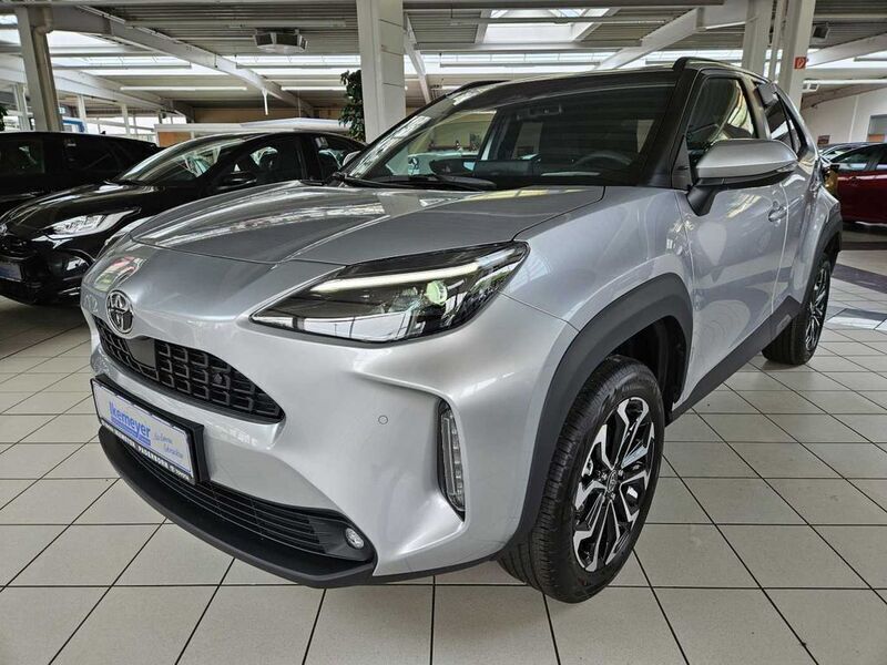 Silber Neu 2024 Toyota Yaris Cross Team SUV | 27.490 € (Guter Preis) - Bild 1/4