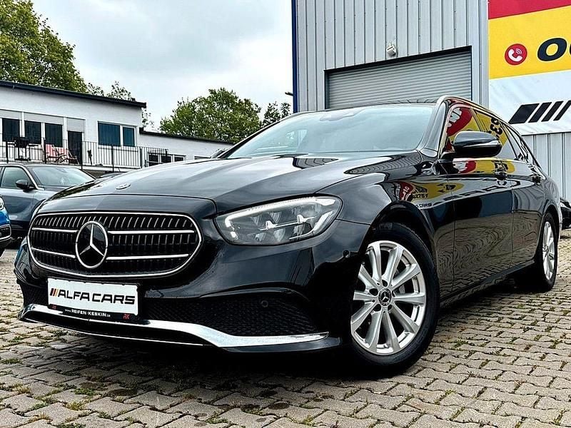 Second-hand Mercedes E220 194 CP (142 kW) 2020 Negru Berlinǎ