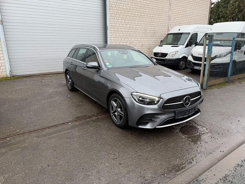 Gebraucht Mercedes E300 AMG line 194 PS (142 kW) 2022 Grau Kombi