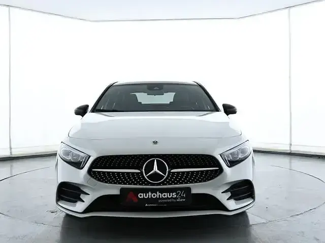 Gebraucht Mercedes A200 AMG line 163 PS (119 kW) 2022 Weiß Limousine