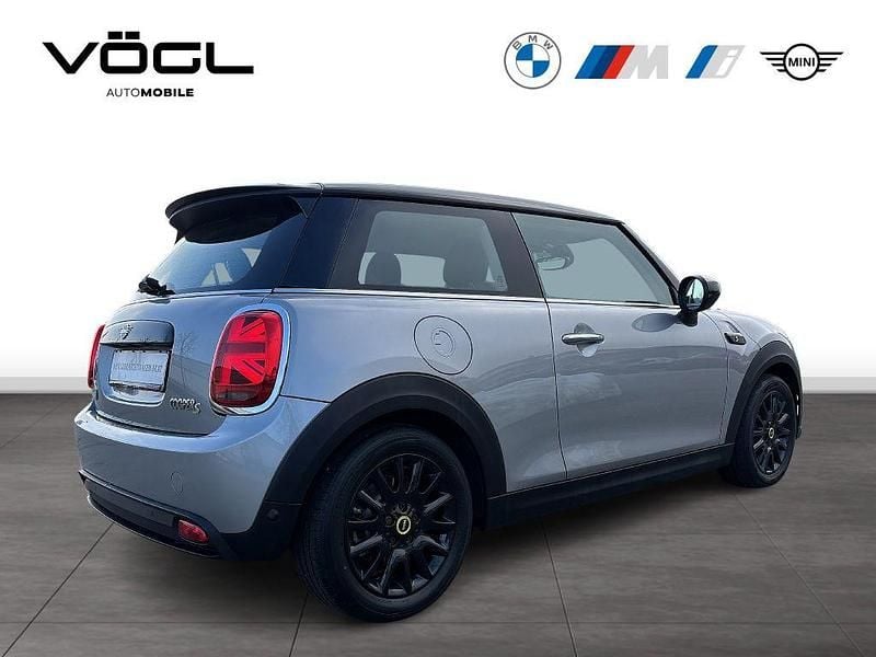 Gebraucht Mini Cooper SE Hatch 135 kW (184 PS) 2023 Melting silver iii Kleinwagen