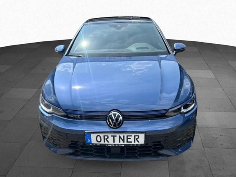 Second-hand VW Golf VIII GTE 272 CP (200 kW) 2024 Albastru Berlinǎ