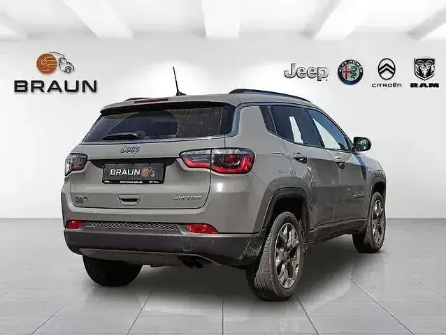 Gebraucht Jeep Compass Limited 170 PS (125 kW) 2019 Sting gray SUV