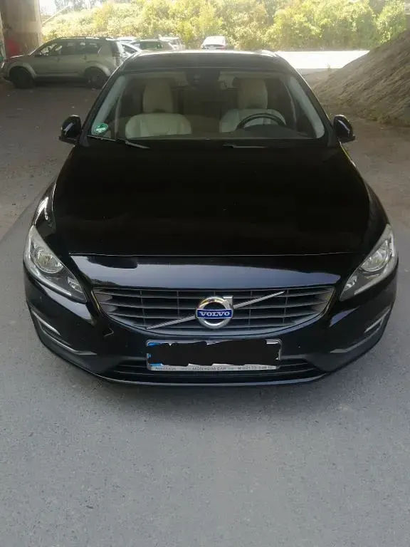 Gebraucht Volvo V60 Ocean Race 150 PS (110 kW) 2016 Schwarz Kombi