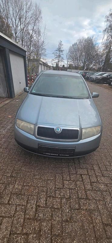 Silber Gebraucht 2004 Skoda Fabia Kleinwagen | 500 € (Superpreis) - Bild 1/4