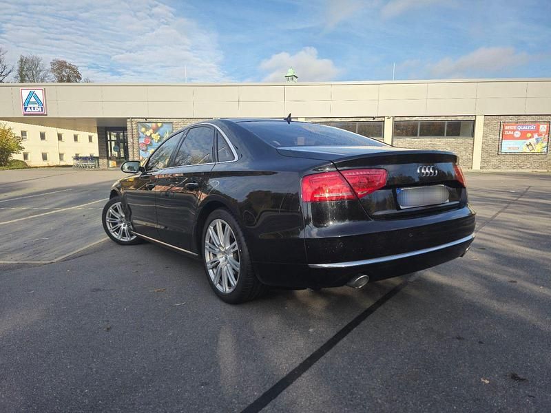 Schwarz Gebraucht 2010 Audi A8 Ambiente Limousine | 19.900 € (Teuer) - Bild 1/4