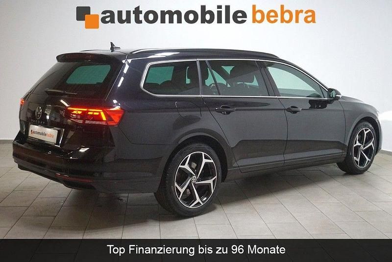 Gebraucht VW Passat Business 150 PS (110 kW) 2022 Deep black Kombi