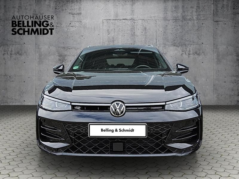 Gebraucht VW Passat R-line 150 PS (110 kW) 2025 Schwarz Kombi