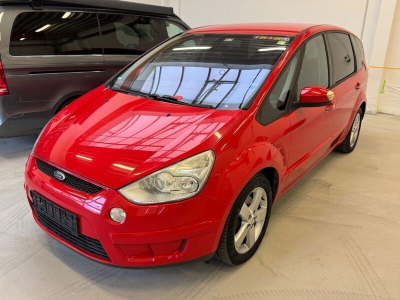 Rot Gebraucht 2009 Ford S-MAX Titanium Van / Kleinbus | 4.990 € (Etwas zu teuer) - Bild 1/4