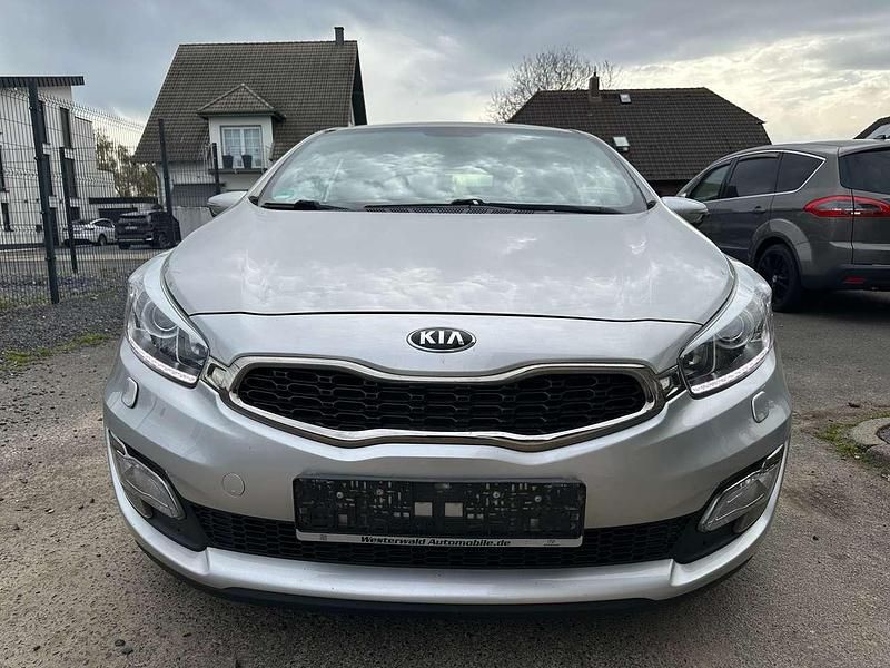 Używany Kia ProCeed 135 KM (99 kW) 2015 Srebrny Hatchback