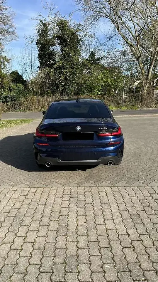 Gebraucht BMW 330e M Sport 292 PS (214 kW) 2019 Blau Limousine