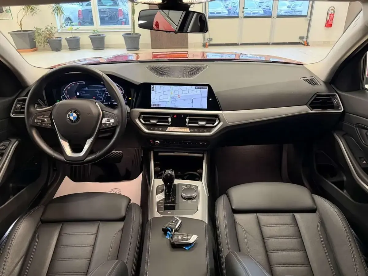 Używany BMW 320 190 KM (139 kW) 2022 Czerwony Kombi
