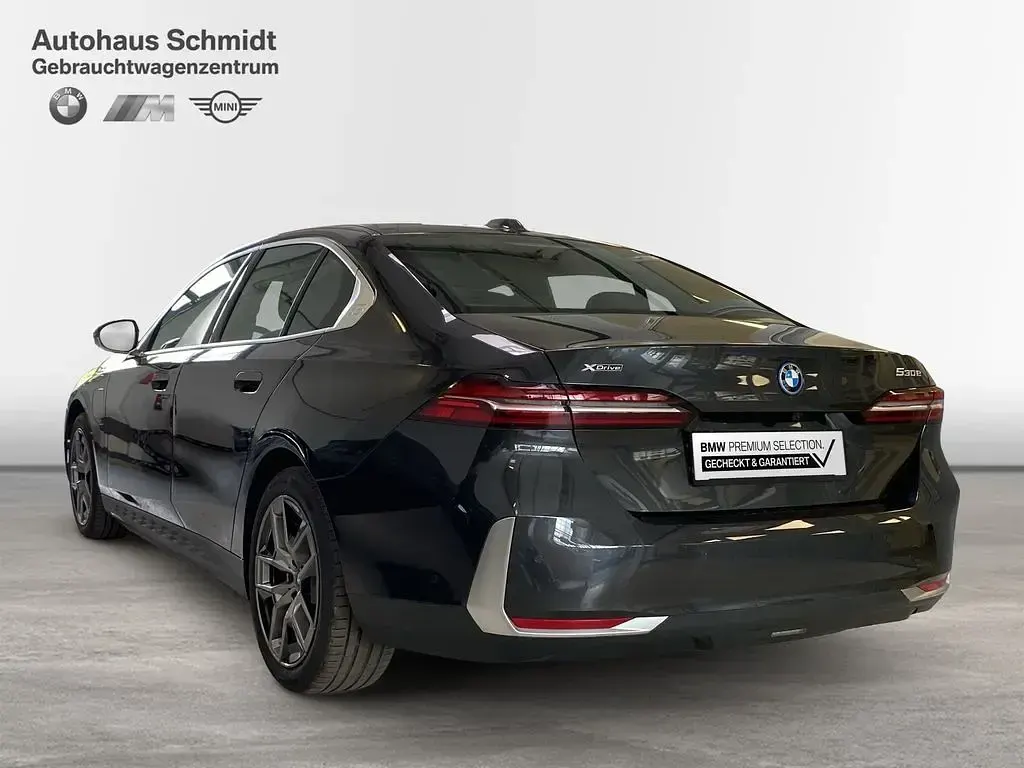 Gebraucht BMW 530e 190 PS (139 kW) 2025 Sophistograu brillanteffekt Limousine