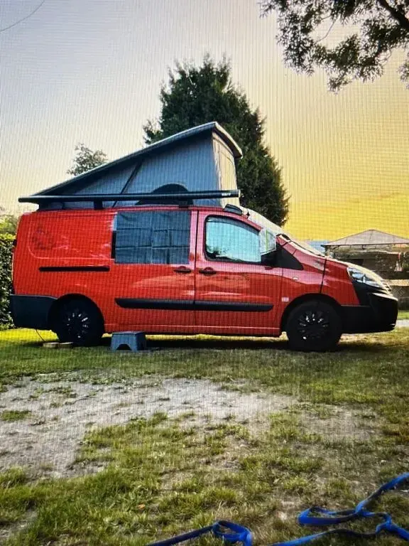 Gebraucht Fiat Scudo 128 PS (94 kW) 2016 Rot Van