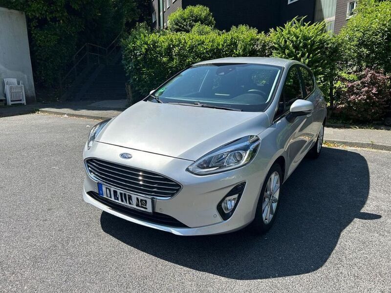 Grau Gebraucht 2019 Ford Fiesta Active Kleinwagen | 7.950 € (Guter Preis) - Bild 1/4