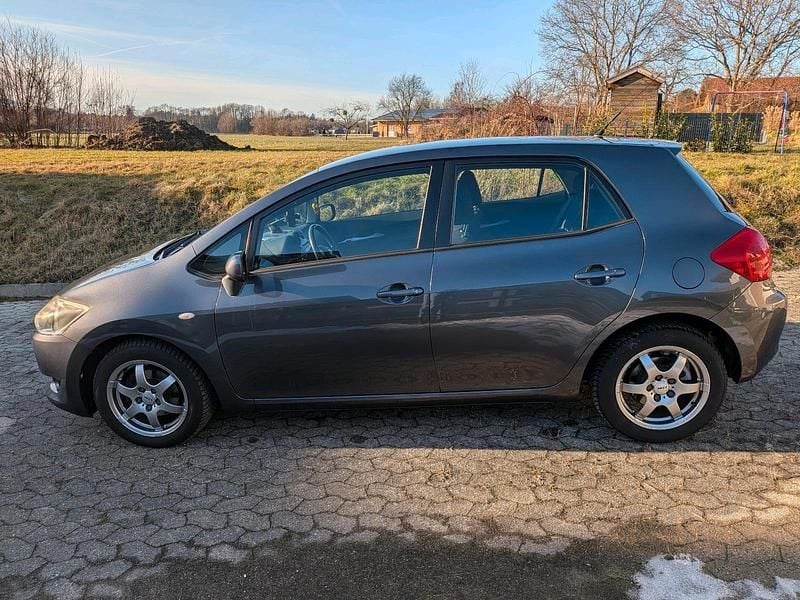 Gebraucht Toyota Auris 97 PS (71 kW) 2007 Grau Kleinwagen