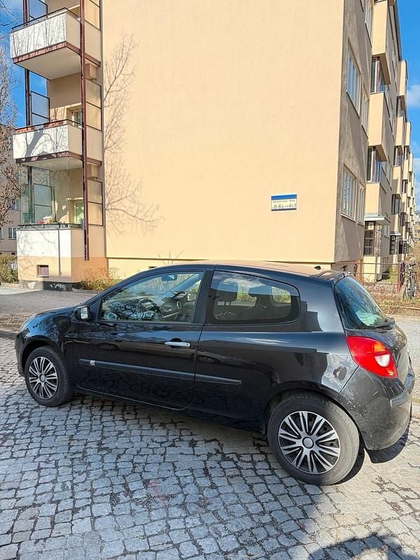 Gebraucht Renault Clio III 88 PS (64 kW) 2007 Schwarz Kleinwagen