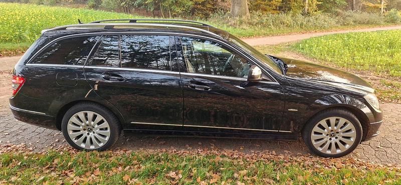 Gebraucht Mercedes C320 224 PS (164 kW) 2007 Schwarz Kombi